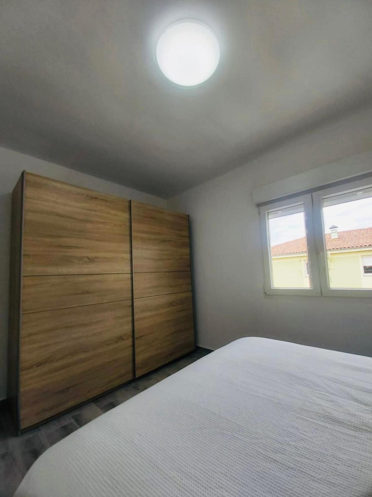 Descubre Cantabria! Piso Con 3 Habitaciones, Con Capacidad Hasta 5 Personas! Entero! Apartment Saron