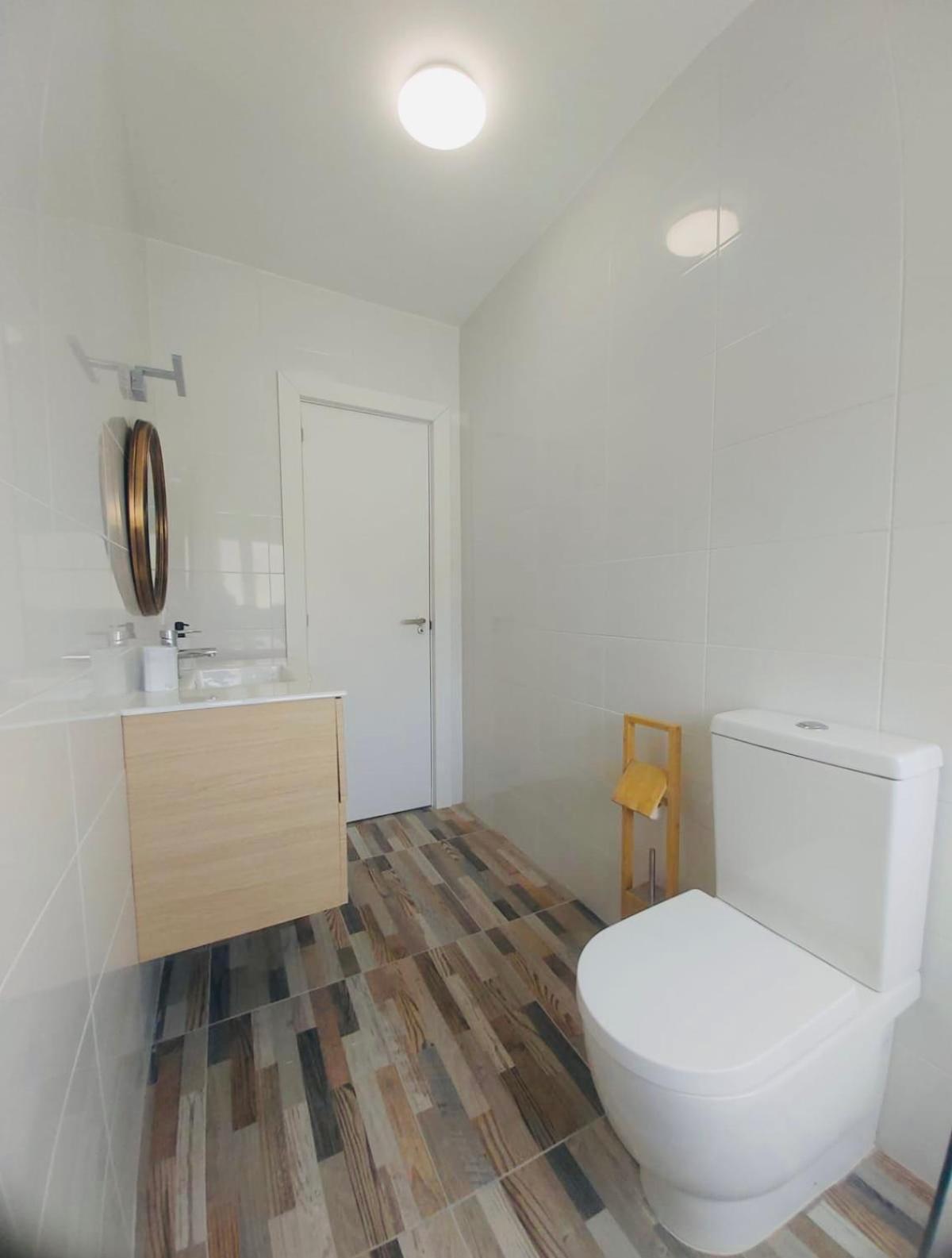 Descubre Cantabria! Piso Con 3 Habitaciones, Con Capacidad Hasta 5 Personas! Entero! Saron